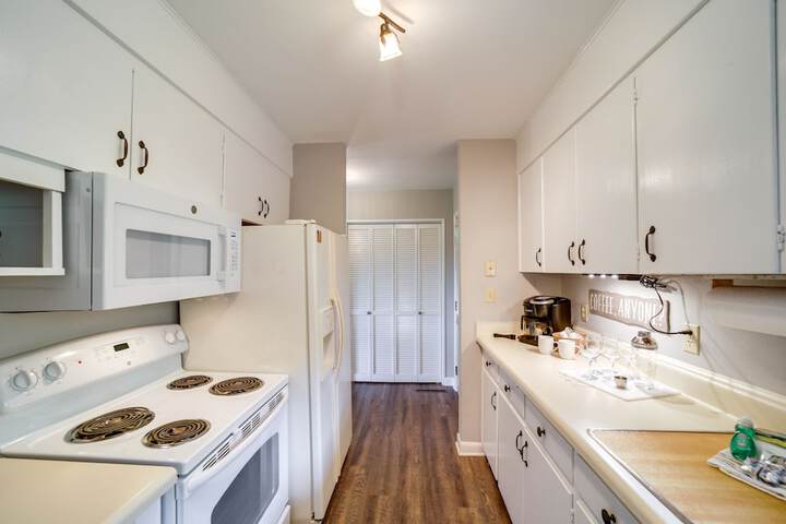 Centrally Located Brevard Home w / Deck & Fire Pit!
