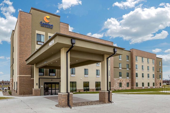 Hotel 2 of 49