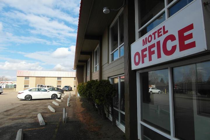 Hotel 4 of 27