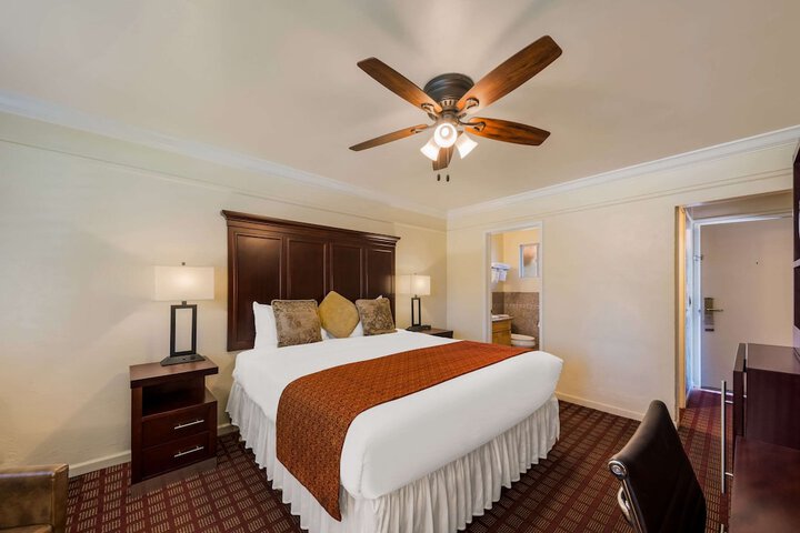 Room 12 of 36