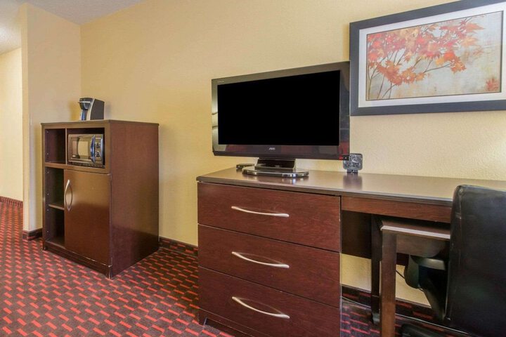 Comfort Suites Altoona North