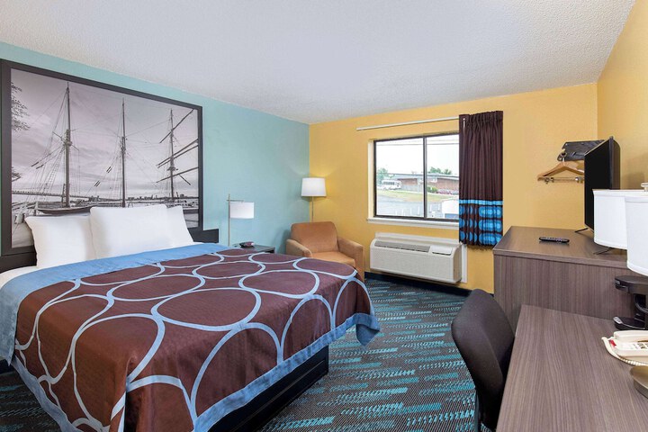 Super 8 by Wyndham Somerset