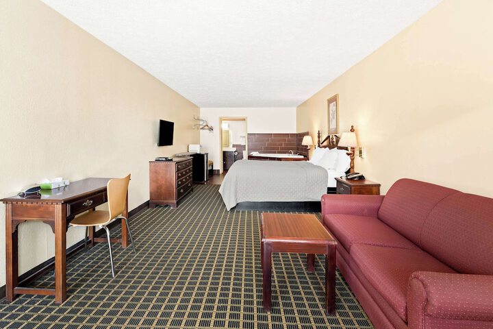 Americas Best Value Inn & Suites Mt. Pleasant