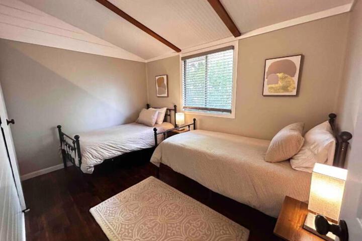 8th Street Haven - 3 bedroom House in DT Hamilton