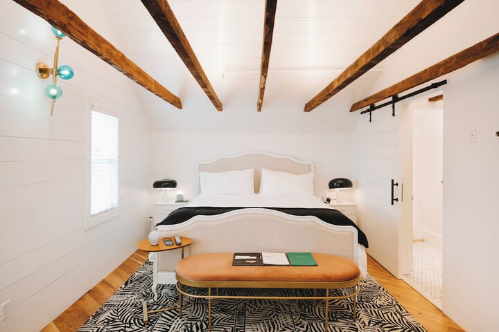 Room 14 of 62