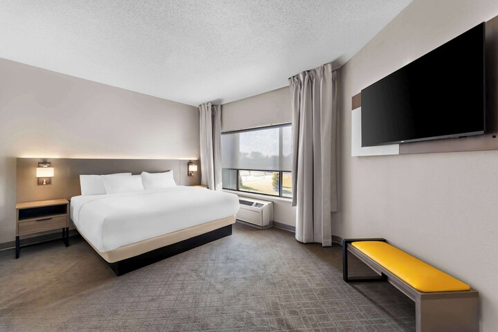 Room 7 of 28