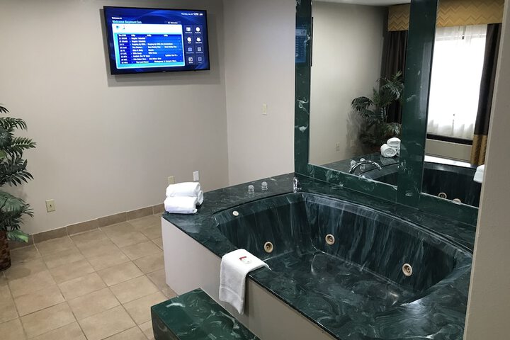 Hot Tub 30 of 30