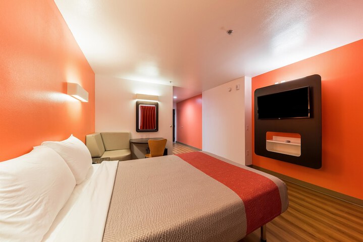 Room 36 of 38