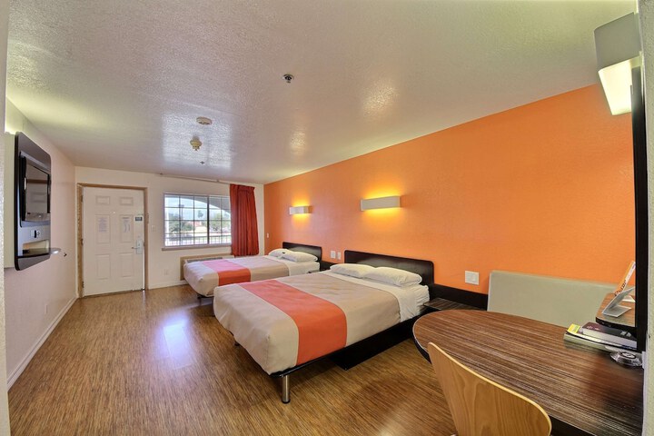 Motel 6 Edinburg TX