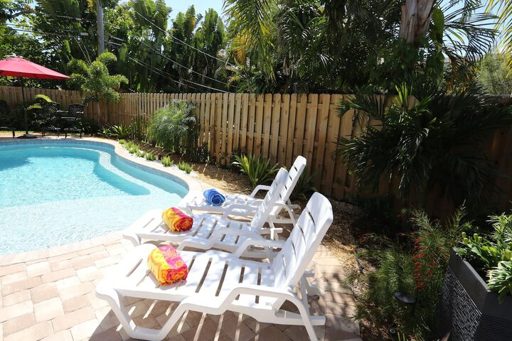 Fantasy Island Inn – Caters to Men