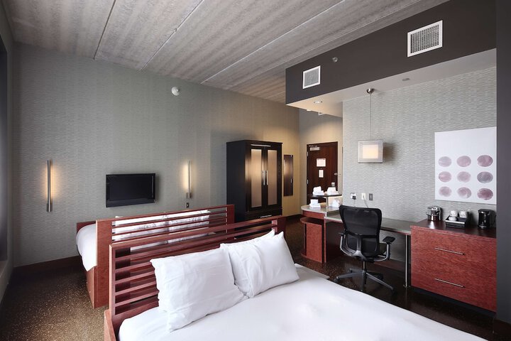 Tulyp Tapestry Collection by Hilton