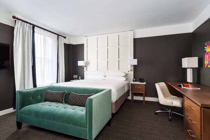 Room 22 of 32