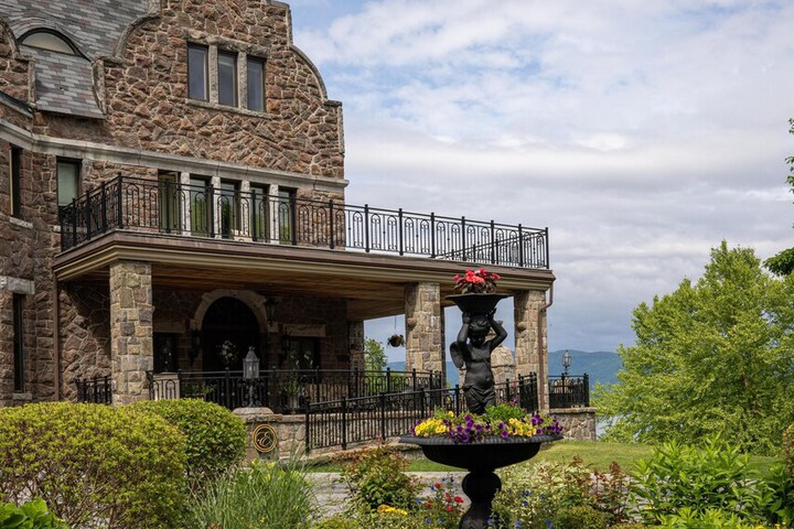 Hotel Exterior 116 of 123