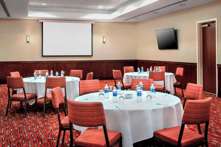 Courtyard by Marriott Charlotte City Center