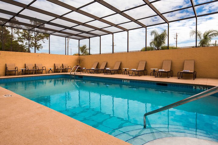 Pool 4 of 17