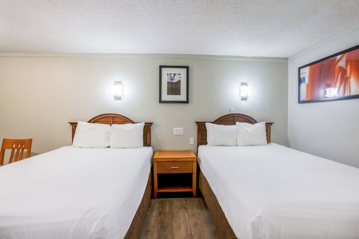 Cozy Garden Inn by OYO Hwy 40 Richmond