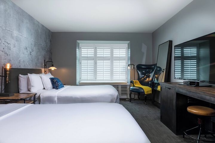 Room 8 of 18