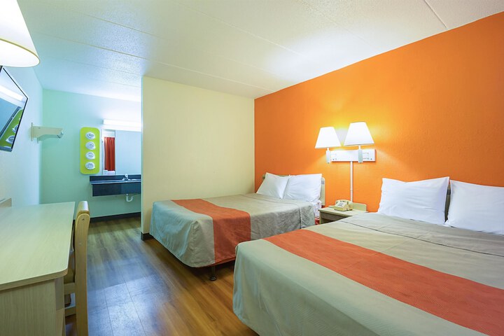 Room 29 of 49