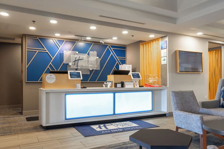 Holiday Inn Express Hotel & Suites a Lake Zurich-Barrington by IHG