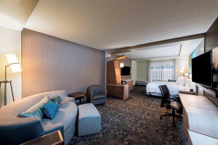 Room 30 of 44