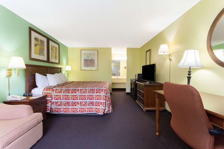 Room 22 of 26