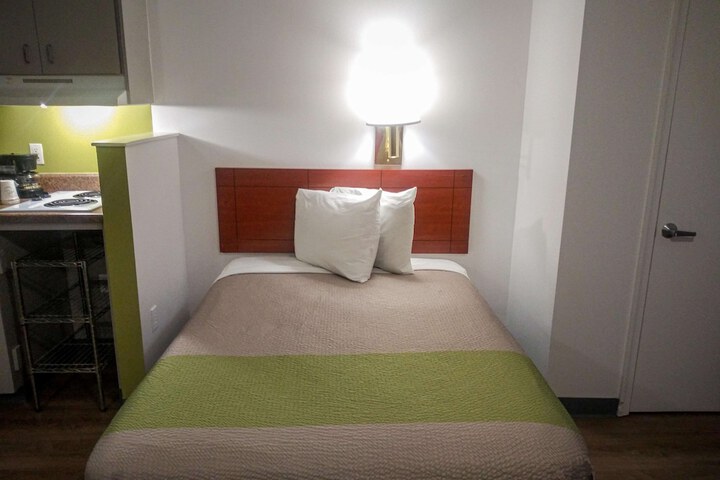 Room 18 of 35