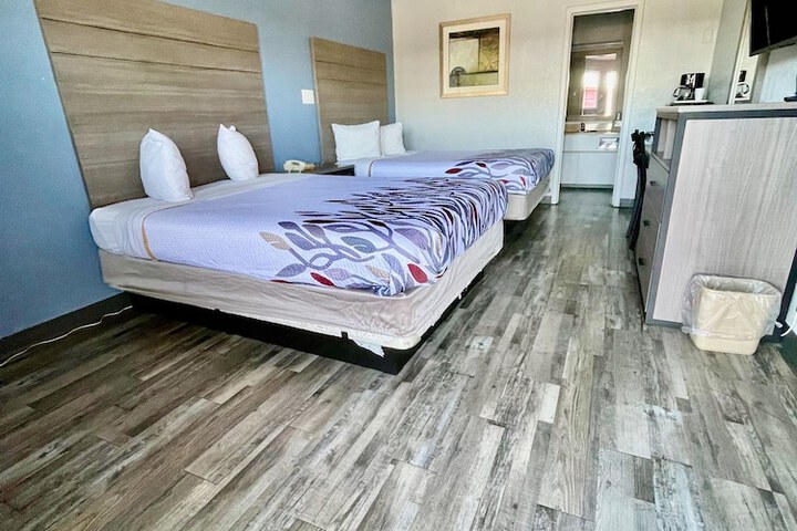Room 9 of 13