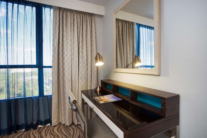 Room 33 of 95