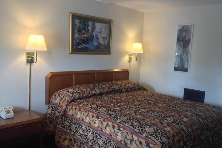 Room 33 of 51