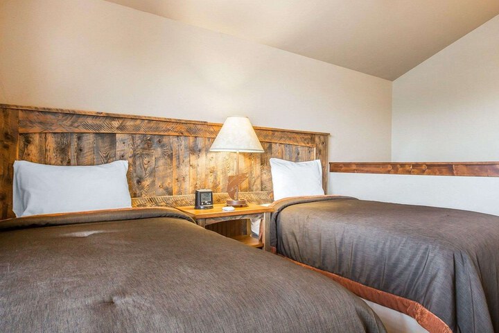 Yellowstone Valley Lodge an Ascend Collection Hotel