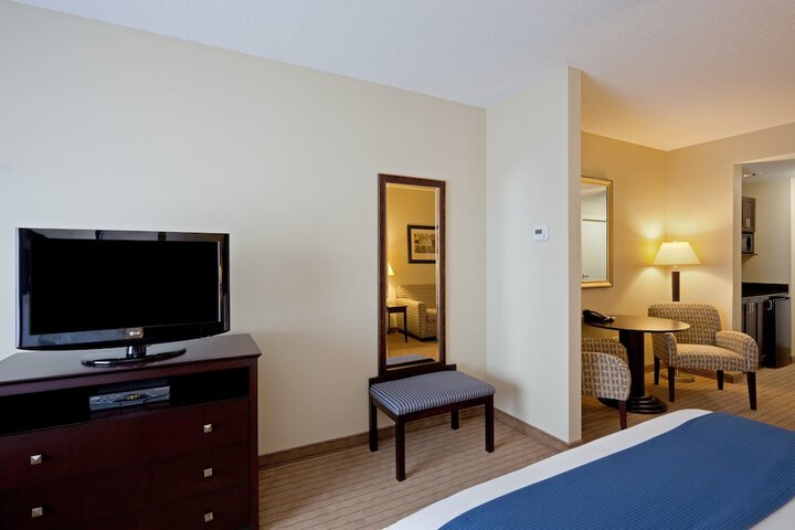Room 19 of 36