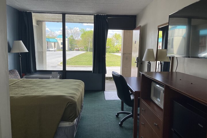 Room 18 of 22