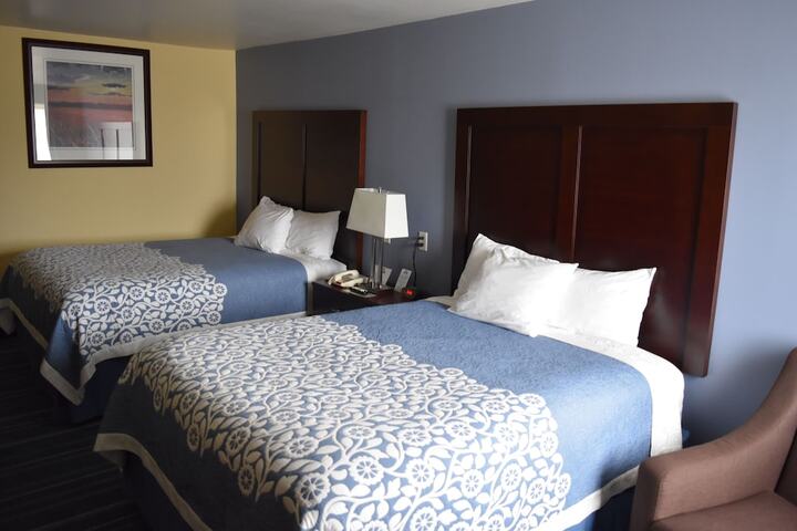 Room 32 of 60