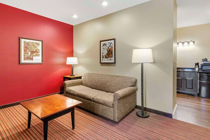 Best Western Plus Dutch Haus Inn and Suites
