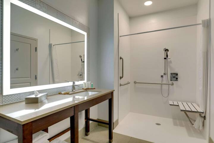 Room 40 of 52