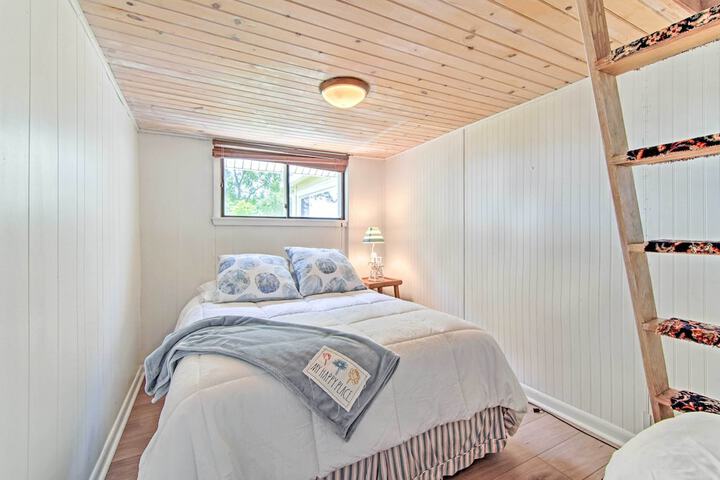 Charming Horicon Cottage + Dock on Rock River