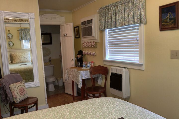 Room 44 of 104