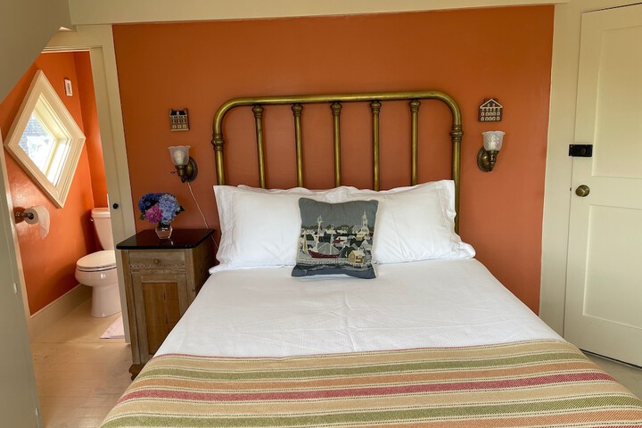 Room 10 of 47