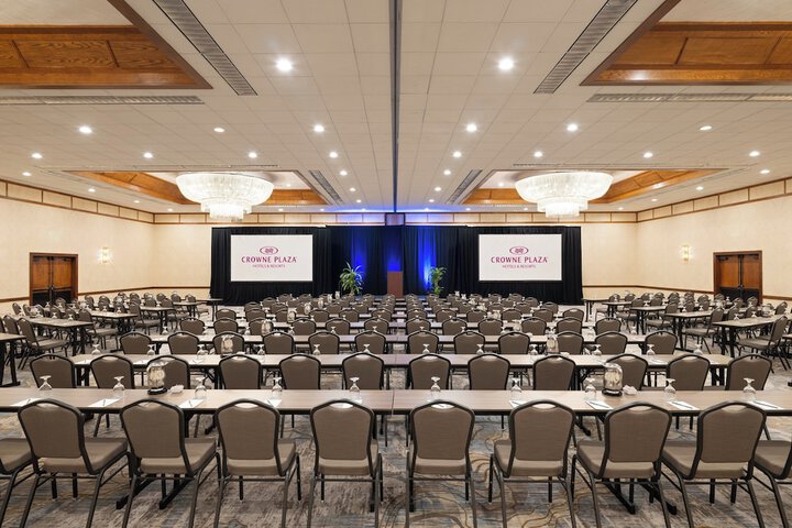 Crowne Plaza Phoenix - Chandler Golf Resort by IHG