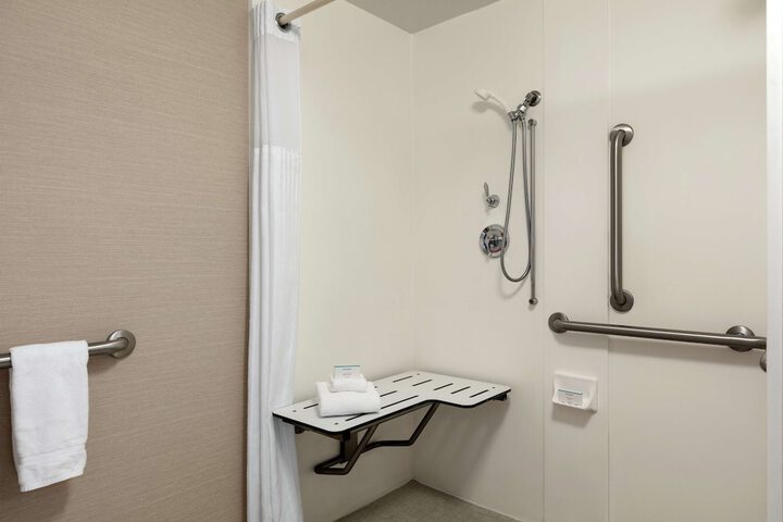 Room 16 of 31