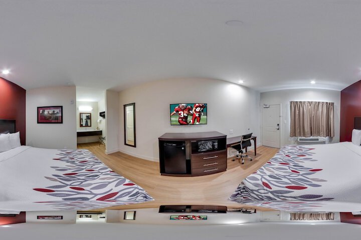 Room 27 of 40