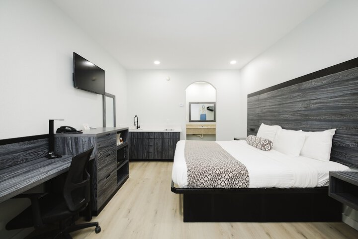 Sapphire Inn and Suites