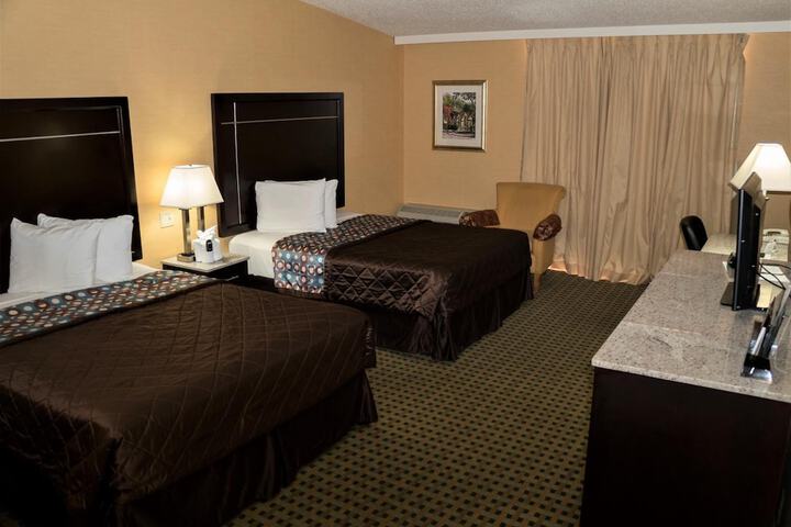 Room 16 of 40