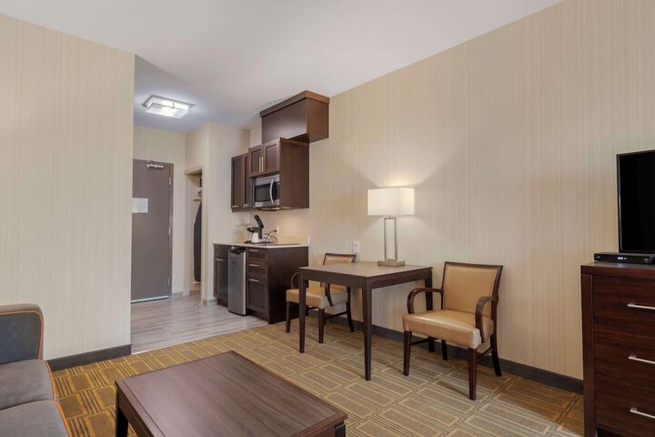 Best Western Plus Chateau Fort St. John