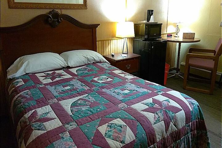 Room 14 of 19