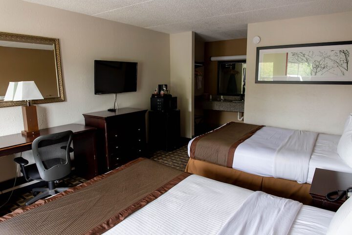 Room 9 of 11