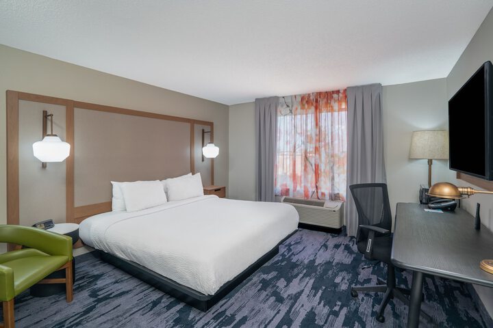 Room 14 of 25