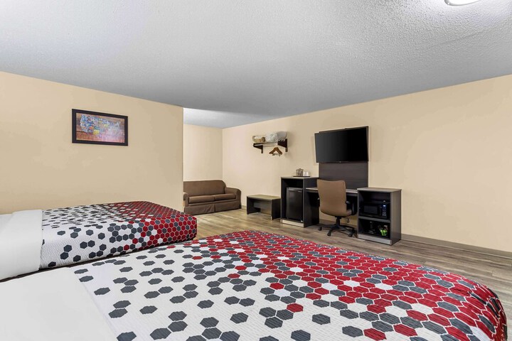 Econo Lodge Inn & Suites Santa Rosa