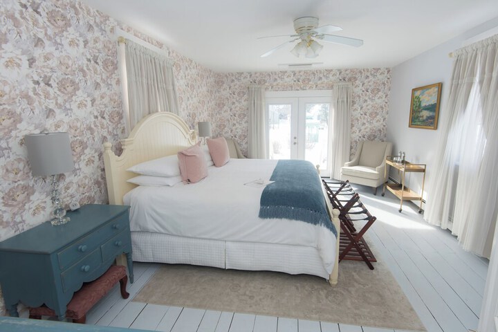 LimeRock Inn