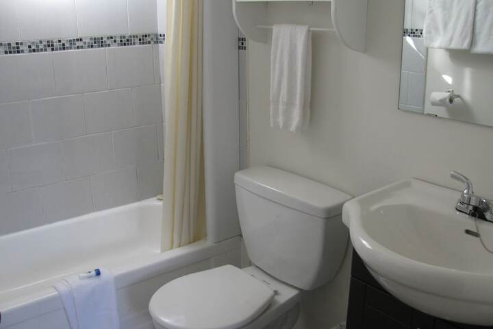 Room 12 of 37